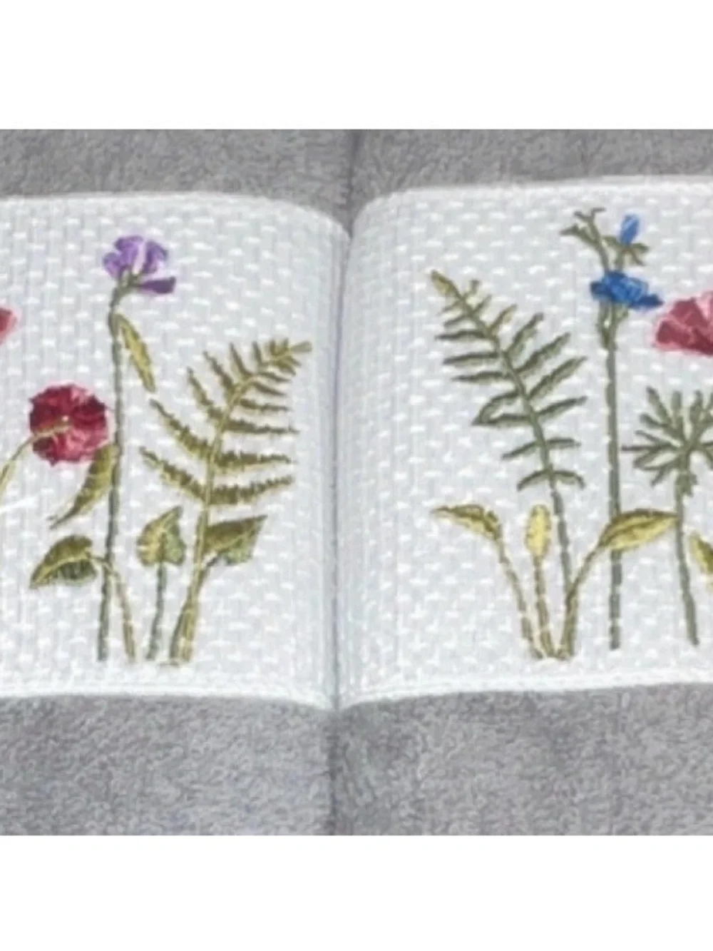 Luxurious Turkish Cotton By Linum Home Serenity Embellished Hand Towels Set NWOT